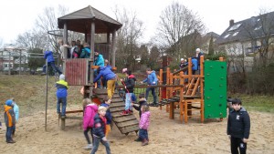 Nach 1,5 Jahren konnten die Kinder endlich wieder auf das Klettergerüst