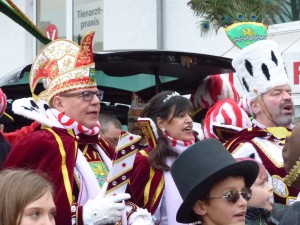 Das Gladbacher Dreigestirn sang mit